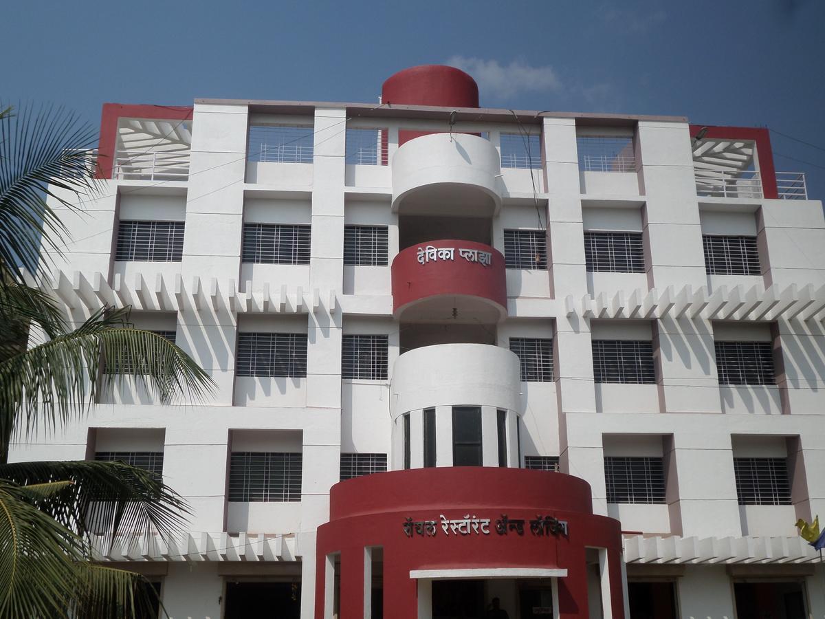 Hotel Royal Lodging Phursungi Exteriér fotografie